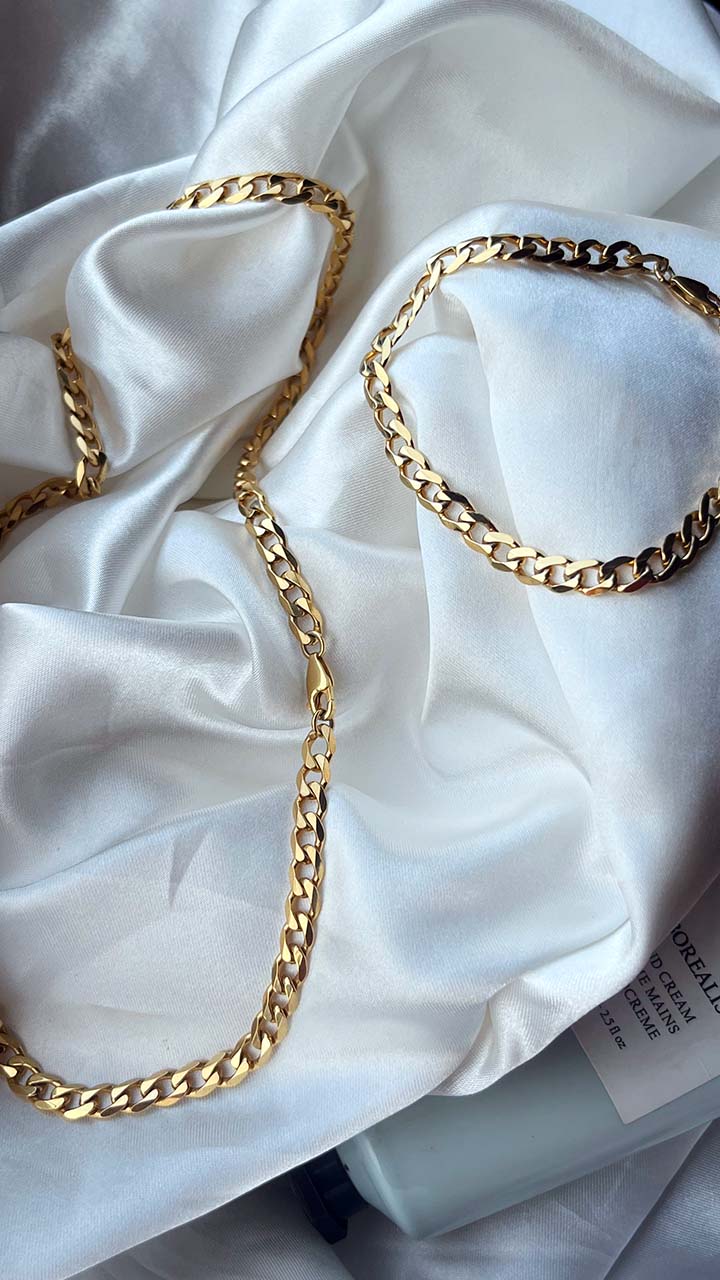 Essential Elara Link Chains